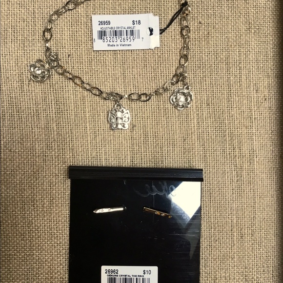 Cookie Lee Silver Tone Crystal Butterfly & Rose Anklet & Toe Ring Set NWT - Picture 5 of 7